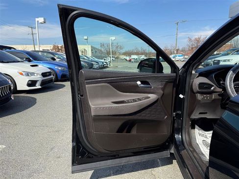 Used 2019 Hyundai Santa Fe SE image 14