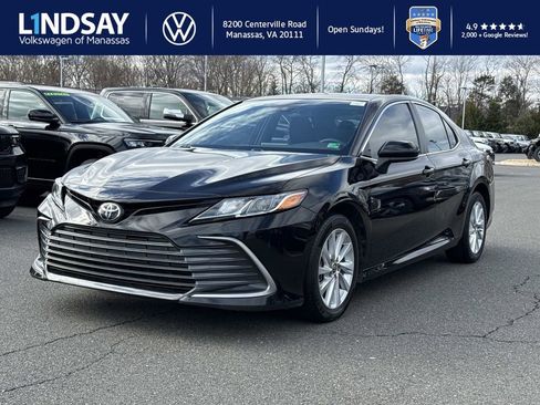 Used 2023 Toyota Camry LE image 5