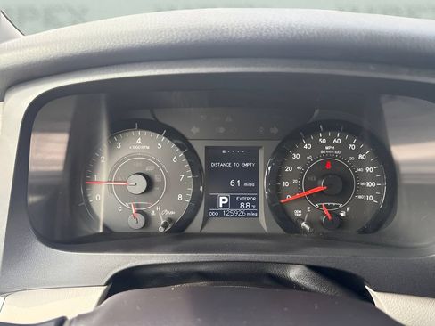 Used 2015 Toyota Sienna LE AWD/4WD image 17