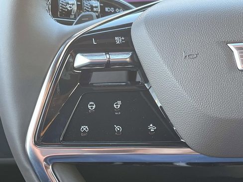 New 2026 Cadillac Escalade Luxury image 32