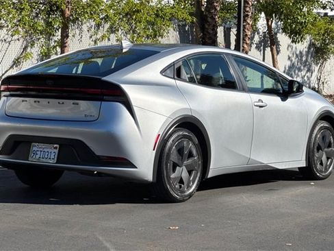 Used 2023 Toyota Prius LE image 4