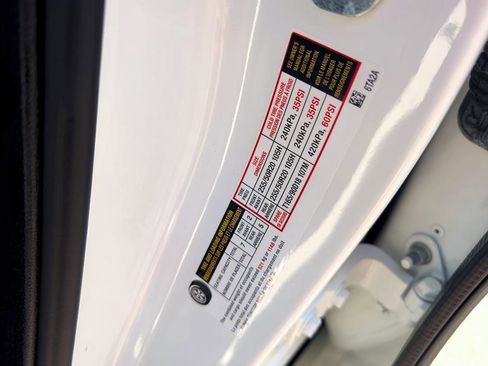 Certified 2025 INFINITI QX60 Luxe w/ Black Edition image 31