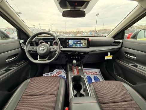 New 2025 Nissan Kicks SR image 19