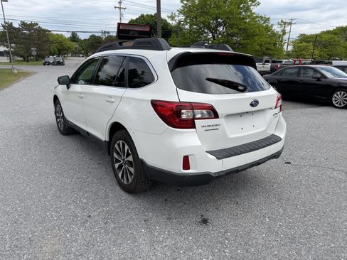 Used 2016 Subaru Outback 2.5i Limited AWD/4WD image 3
