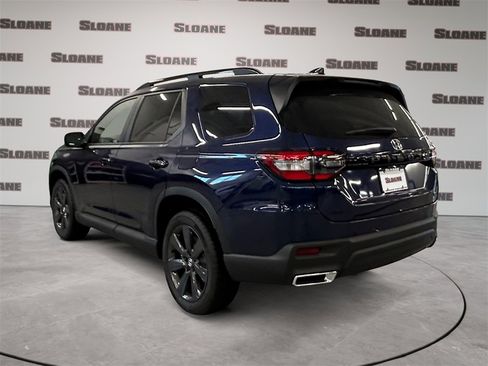 New 2025 Honda Pilot Sport image 3