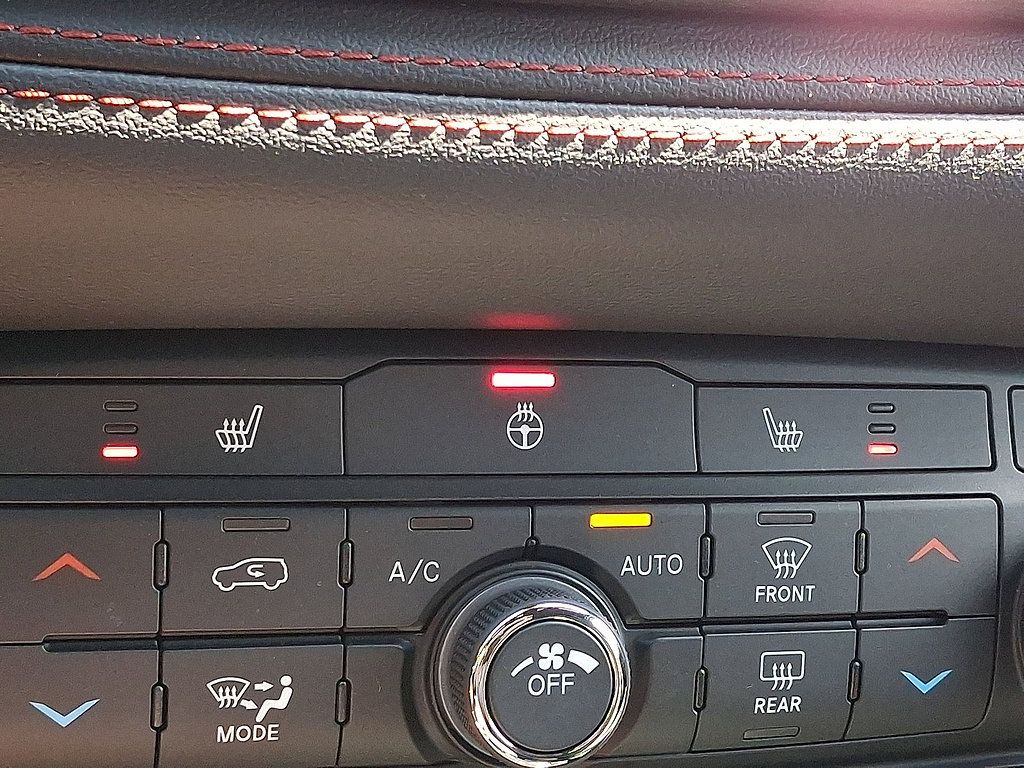 Used 2025 Dodge Durango GT AWD/4WD image 19