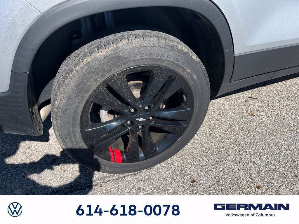 Used 2021 Chevrolet Trax LT w/ Redline Edition AWD/4WD image 16