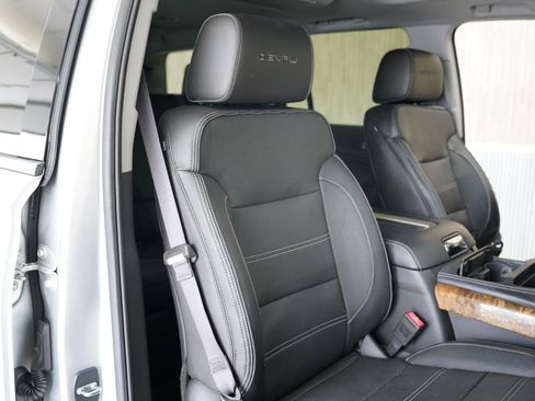 Used 2016 GMC Yukon Denali w/ Open Road Package AWD/4WD image 29
