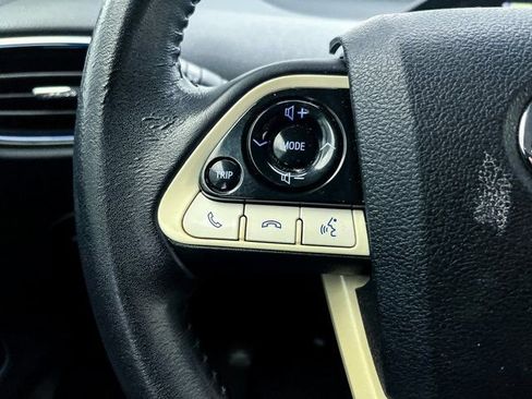Used 2018 Toyota Prius Three Touring image 28