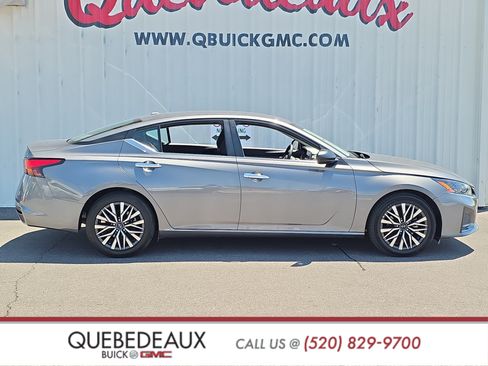 Used 2025 Nissan Altima 2.5 SV FWD image 9