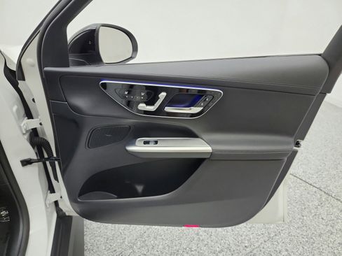 Used 2025 Mercedes-Benz GLC 350e 4MATIC image 21