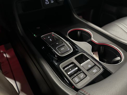 Used 2025 Honda Pilot Black Edition image 18