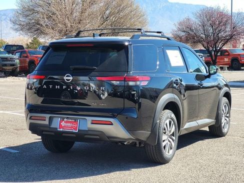 New 2026 Nissan Pathfinder SL image 3
