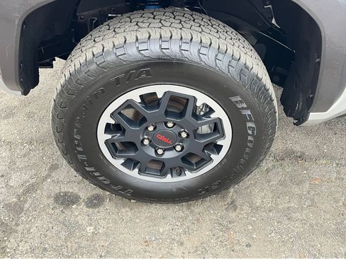 Used 2025 Toyota Tacoma TRD Off-Road image 28