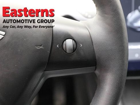 Used 2021 Tesla Model 3 Standard Range Plus image 16