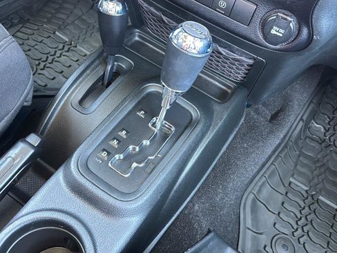 Used 2017 Jeep Wrangler Unlimited Sport AWD/4WD image 14