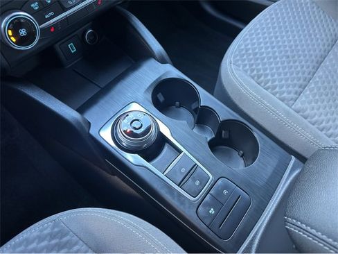 Used 2020 Ford Escape SE image 30