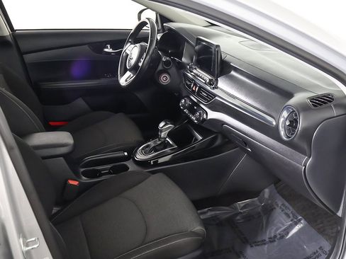 Used 2019 Kia Forte S image 19