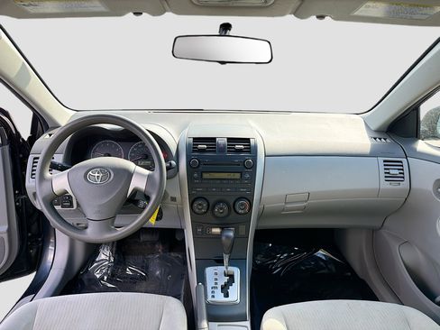 Used 2010 Toyota Corolla XLE image 3
