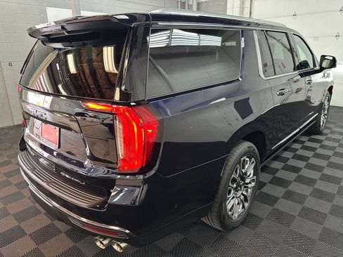 Used 2024 GMC Yukon XL Denali Ultimate AWD/4WD image 9