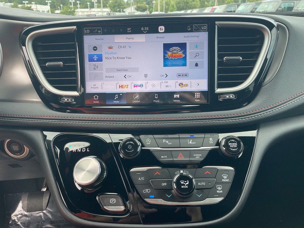 New 2027 Chrysler Pacifica Select FWD image 27