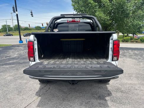 Used 2023 Chevrolet Colorado Trail Boss w/ LPO, Dark Essentials Package AWD/4WD image 11