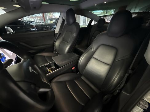 Used 2018 Tesla Model 3 Mid Range RWD image 12