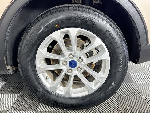 Used 2020 Ford Escape SE image 36