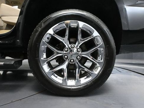 Used 2015 GMC Yukon Denali w/ Premium Package AWD/4WD image 16