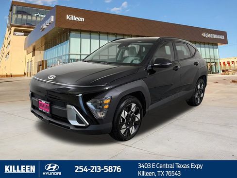 Used 2024 Hyundai Kona SEL FWD image 3
