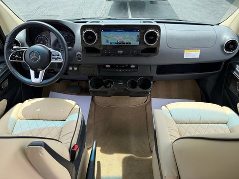 Used 2020 Mercedes-Benz Sprinter 3500 image 39