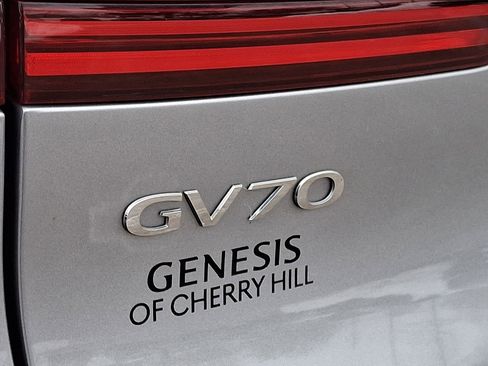 Used 2023 Genesis GV70 2.5T w/ Advanced Package image 30