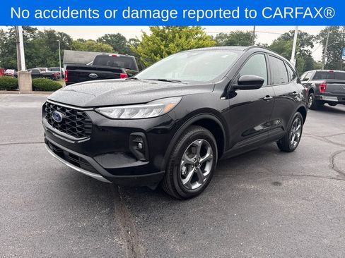 Used 2025 Ford Escape ST-Line Select AWD/4WD image 2