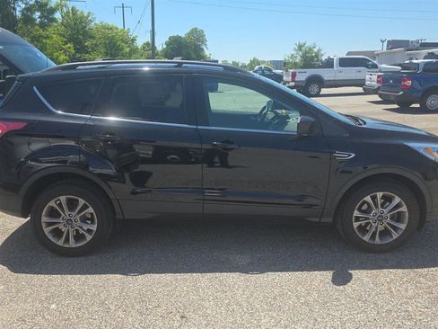 Used 2018 Ford Escape SEL FWD image 2