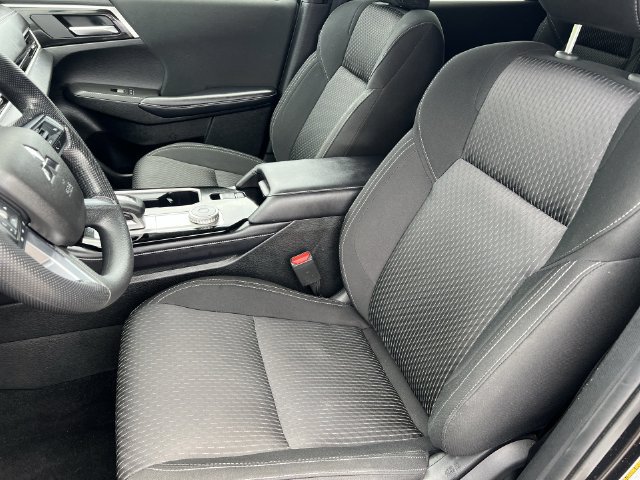 Used 2025 Mitsubishi Outlander ES AWD/4WD image 35