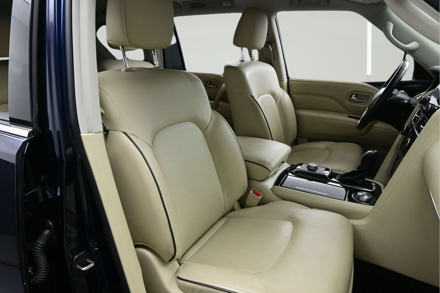 Used 2023 INFINITI QX80 Luxe w/ All-Season Package AWD/4WD image 15
