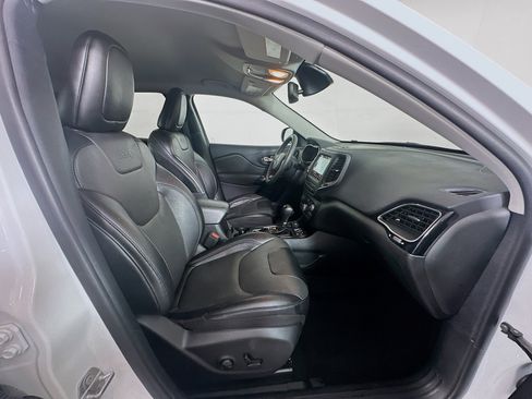 Used 2023 Jeep Cherokee Altitude Lux image 30