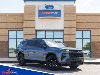 Used 2025 Chevrolet Traverse RS