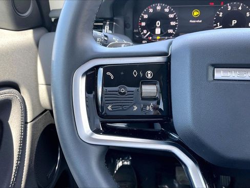 Used 2025 Land Rover Discovery Sport S image 22