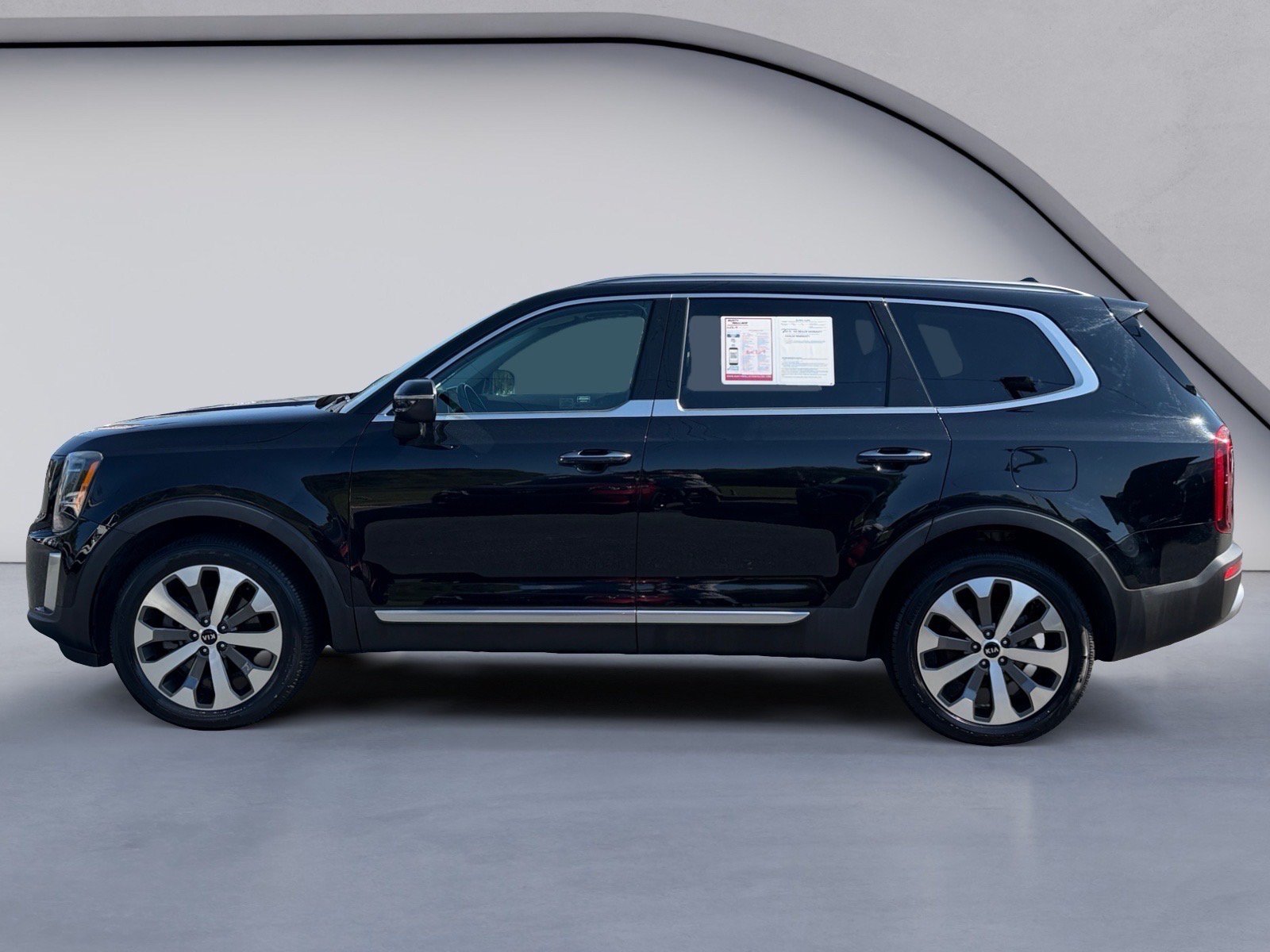 Used 2021 Kia Telluride S FWD image 2