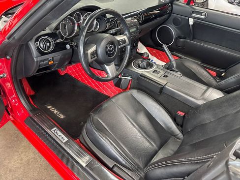 Used 2006 MAZDA MX-5 Miata Grand Touring RWD image 39
