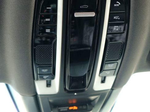 Used 2020 Porsche Cayenne S AWD/4WD image 21