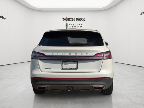 Used 2022 Lincoln Nautilus Reserve w/ Equipment Group 202A AWD/4WD image 4