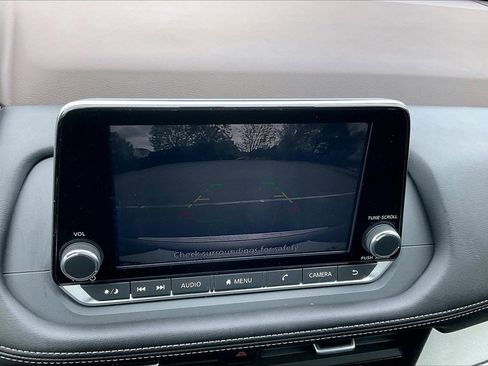 Used 2023 Nissan Rogue SV w/ SV Premium B Package image 14