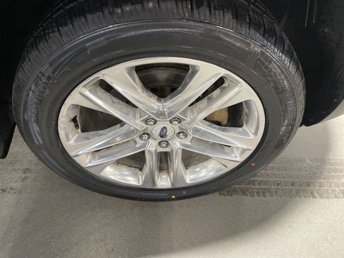 Used 2017 Ford Explorer Limited w/ Equipment Group 301A AWD/4WD image 14
