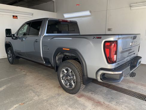 New 2026 GMC Sierra 2500 SLE image 4