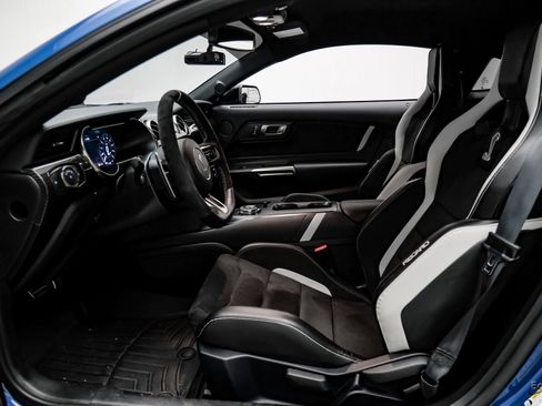 Used 2021 Ford Mustang Shelby GT500 w/ Carbon Fiber Track Pack image 39