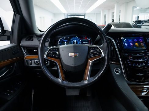 Used 2019 Cadillac Escalade ESV Premium Luxury image 12