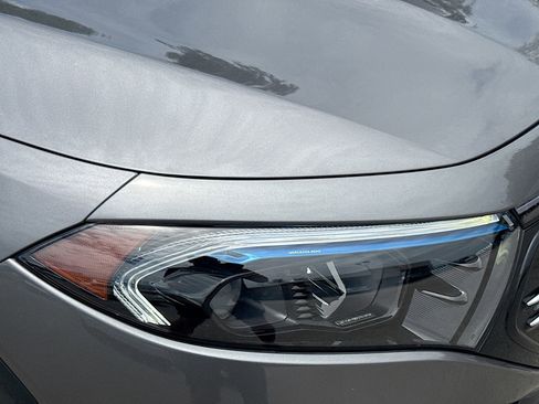 Used 2023 Mercedes-Benz EQB 300 4MATIC image 35