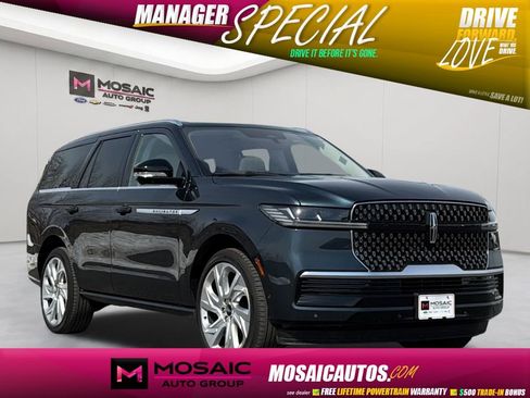 Used 2025 Lincoln Navigator Reserve AWD/4WD image 1